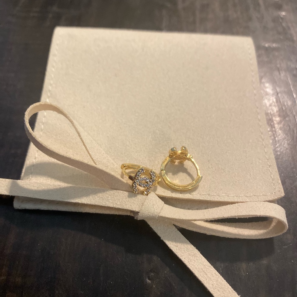 Classic Chanel CC Petite Gold Hoop Earrings with Crystal Accents - Picture 4 of 6